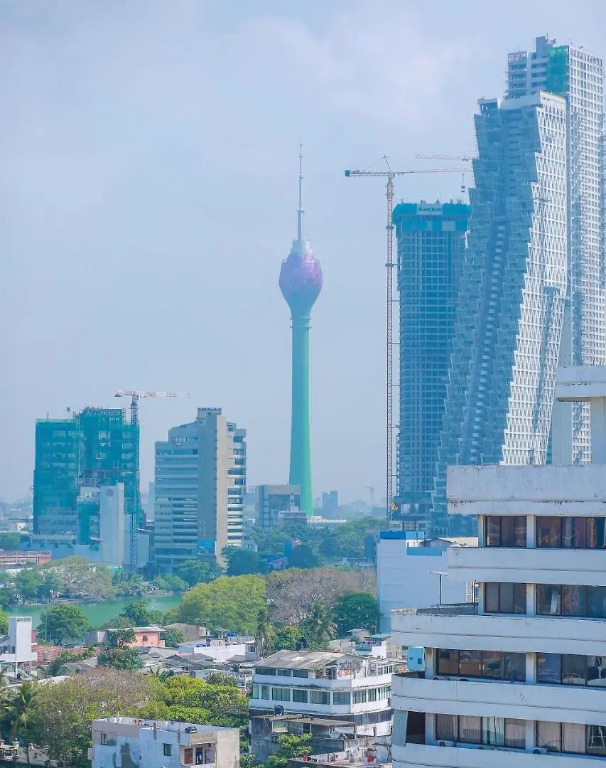 Morven Hotel Colombo 4*,